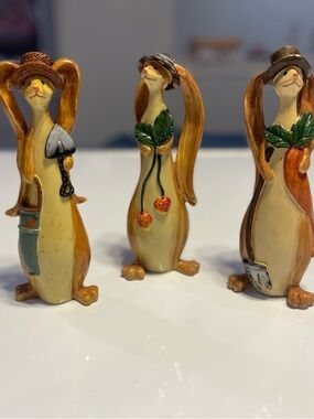 Source Unknown Ceramic Bunny Trio in Yellow, Brown and Green